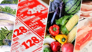 魚、野菜、肉、特売チラシが並んだコラージュ